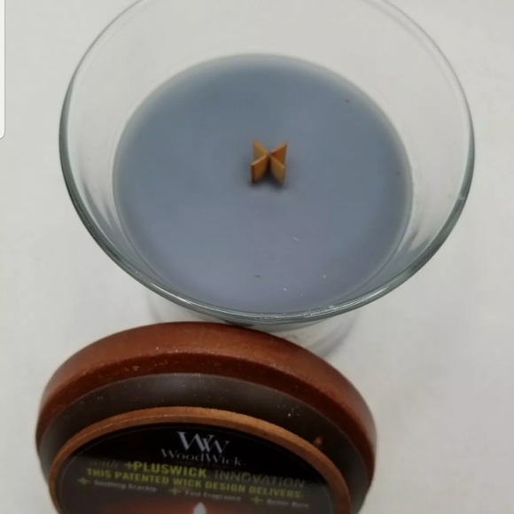 WoodWick Evening Onyx Hourglass Candle - Picture 4 of 7